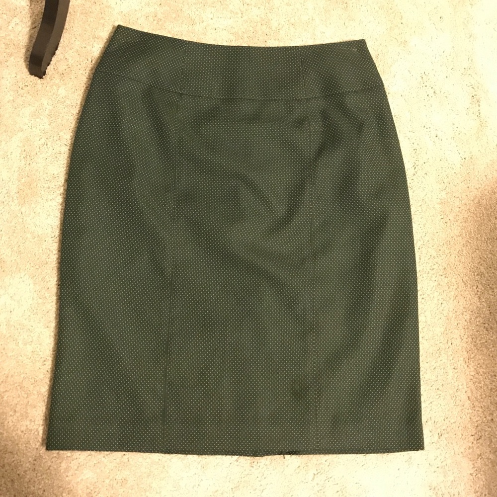 Worthington size 4 skirt. Never worn.